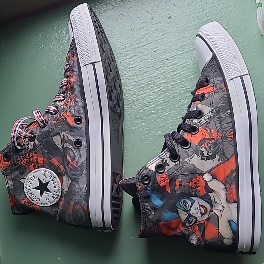 Harley Quinn Converse shoes Hightop unisex Women's Size 10 Men size 8.